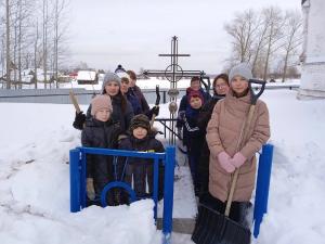 Трудовая акция "Поможем храму вместе" в селе Щенники