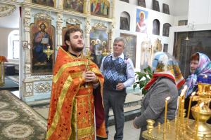 Божественная Литургия в храме Святой Живоначальной Троицы п. Шаранга.