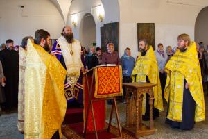 Епископ Городецкий и Ветлужский Парамон совершил молебен с чтением акафиста святителю Николаю Чудотворцу в храме святителя Николая Мирликийского р.п. Тоншаево