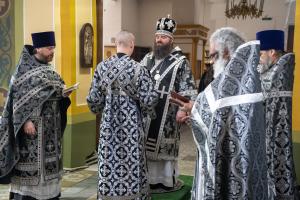 Епископ Городецкий и Ветлужский Парамон совершил Литургию Преждеосвященных Даров в Городецком кафедральном соборе Покрова Пресвятой Богородицы