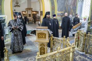 Во вторник Страстной седмицы епископ Городецкий и Ветлужский Парамон совершил Литургию Преждеосвященных Даров в Городецком кафедральном соборе Покрова Пресвятой Богородицы