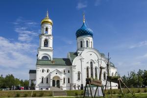 Свято-Троицкий храм города Заволжья молитвенно отметил свое престольное торжество