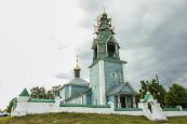 В день памяти архиепископа Луки Симферопольского владыка Августин совершил Богослужение в старинном храме близ Городца.