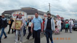 В день памяти святителя Николая в р.п. Красные Баки было совершено молитвенное шествие по улицам поселка к строительной площадке, где возводится храм Николая Чудотворца