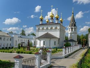 В Городецком Феодоровском мужском монастыре состоялись молебны перед сдачей экзаменов для учащихся образовательных учреждений