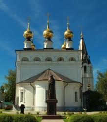 В день празднования 10-летия со дня возрождения Городецкого Феодоровского мужского монастыря епископ Городецкий и Ветлужский Августин совершил Божественную литургию