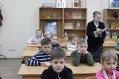 Воспитанники церковно-приходской школы Городецкого Феодоровского мужского монастыря прошли обучение чистописанию пером букв из старославянской азбуки