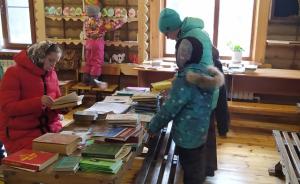 Акция «Православная книга в дар» стала достойным завершением Недели православной книги в Варнавинском благочинии