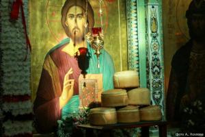 Иеромонахи Городецкого Феодоровского мужского монастыря совершили Пасхальную вечерню Иеромонахи Городецкого Феодоровского мужского монастыря совершили Пасхальную вечерню