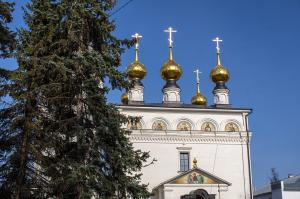 В праздник Похвалы Божией Матери епископ Городецкий и Ветлужский Августин совершил Божественную литургию в Феодоровском кафедральном соборе Городца