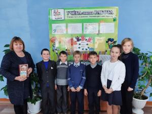 Акция ко Дню учителя "Закон Божий в каждую школу" в Шарангском благочинии