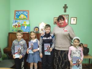 Урок мужества "Живи как Невский" для воспитанников православного кружка "Зернышки" при храме Пресвятой Живоначальной Троицы поселка Шаранга