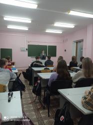 Классный час "Девочки и мальчики"