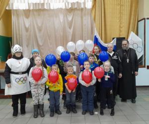 В день закрытия Зимних Олимпийских игр в Пекине воскресная школа при храме в честь Рождества Пресвятой Богородицы села Хохлома провела спортивные соревнования