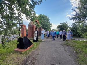 В Троицкую родительскую субботу на кладбищах Воскресенского благочиния совершены панихиды
