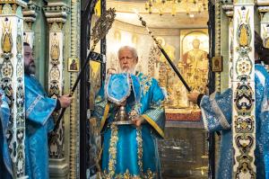 25 сентября, в Неделю 15-ю по Пятидесятнице, в день Отдания праздника Рождества Пресвятой Богородицы, в кафедральном соборе Феодоровской иконы Божией Матери города Городца состоялось архиерейское богослужение